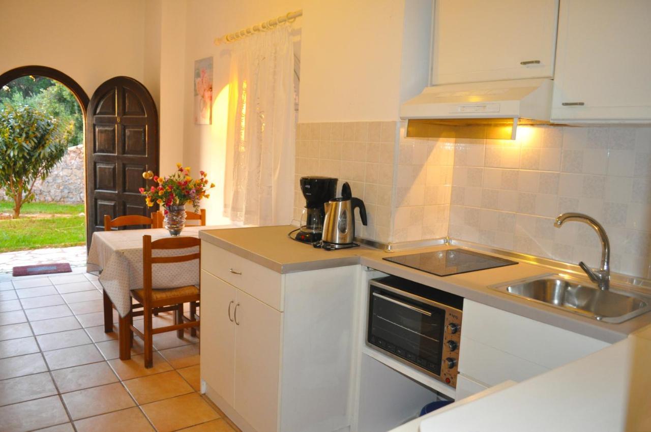 Apartment Maria With Pool And Gorgeous View - Agios Gordios